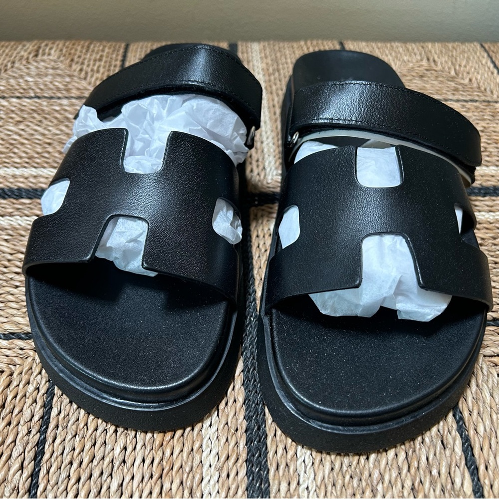 Steve Madden Black H Like slides